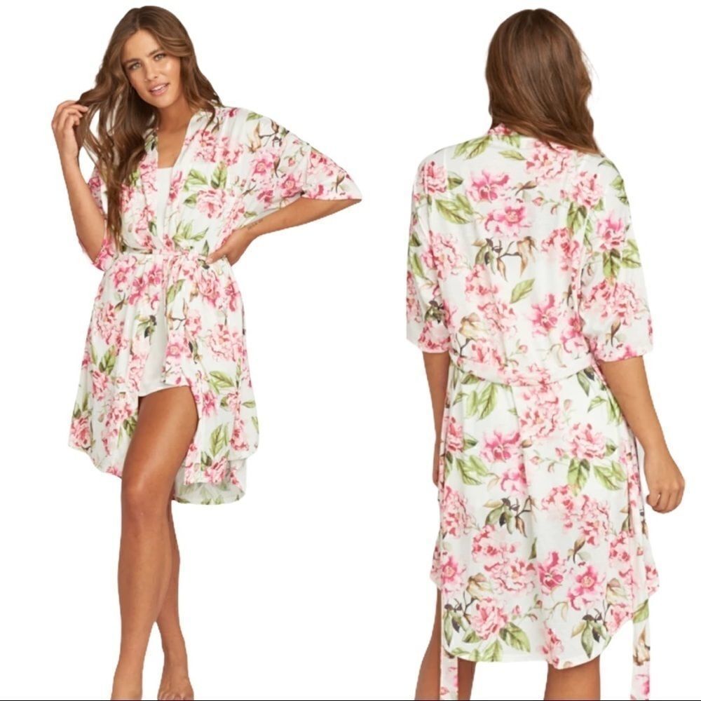 𝅺show Me Your Mumu Brie Floral Kimono Robe OS